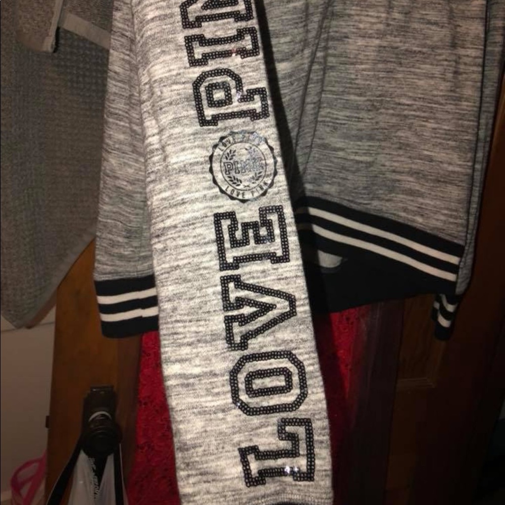 VIctorias secret crew sweater - Picture 2 of 3
